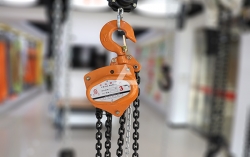 怎么使用手拉吊葫蘆拖車？