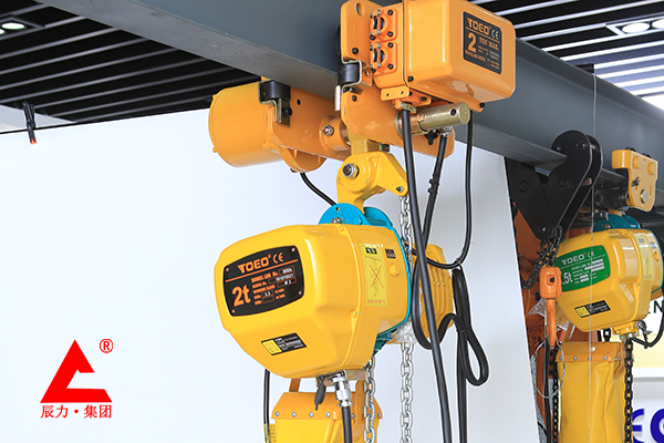 2噸運(yùn)行式環(huán)鏈電動(dòng)葫蘆 2噸運(yùn)行式環(huán)鏈電動(dòng)葫蘆