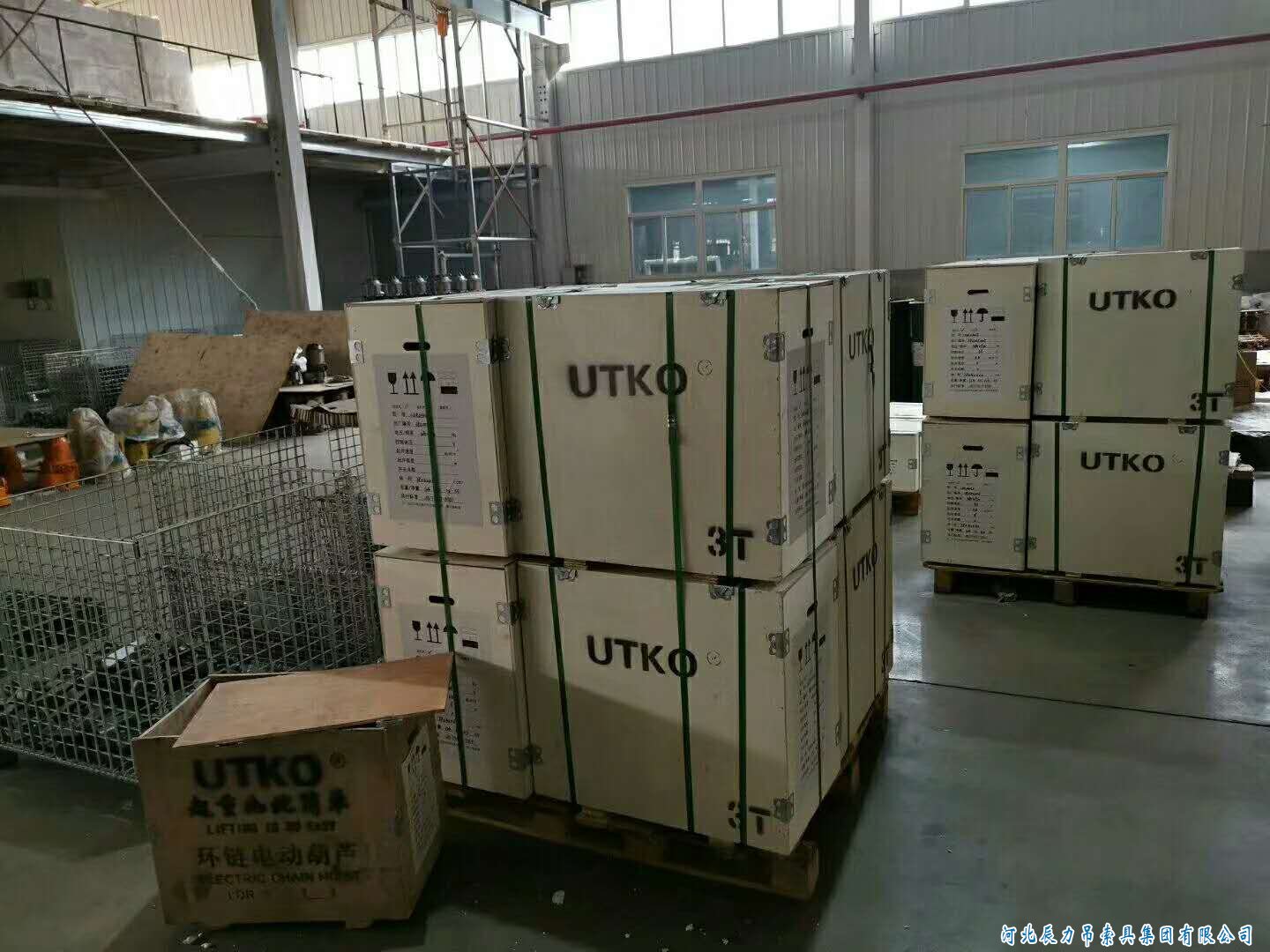 打包好的電動葫蘆即將發(fā)貨